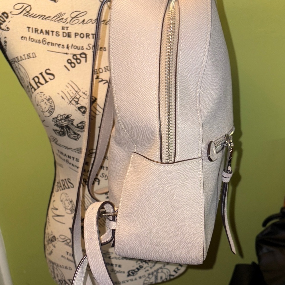 💐Coach Jordyn Backpack In Chalk With Gold Hardware💐 - Picture 11 of 15